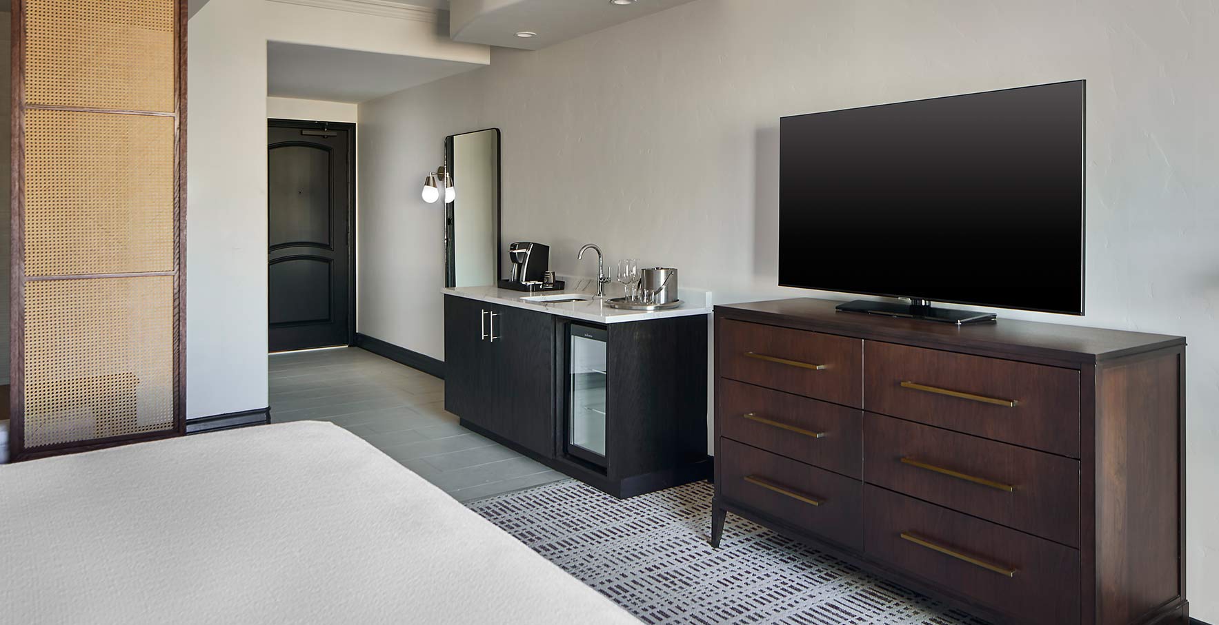  Standard King with Jetted Tub