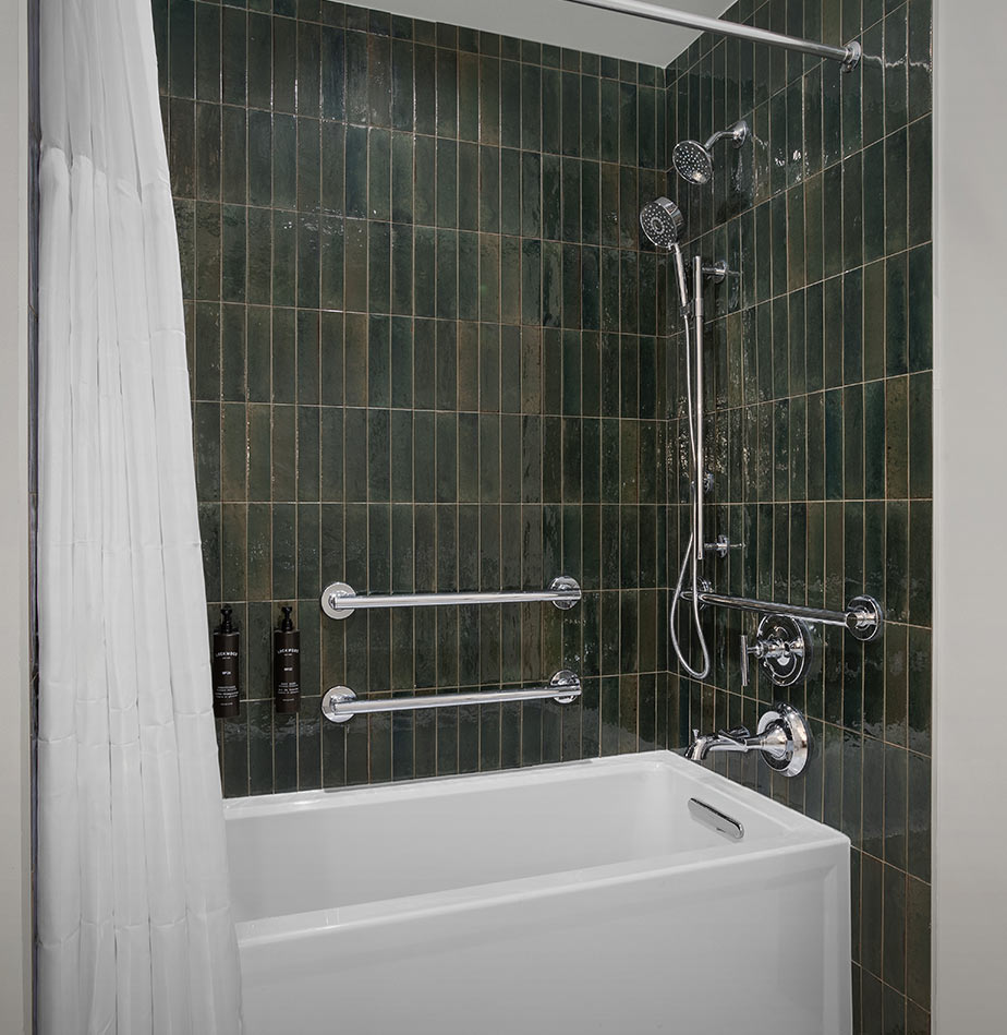 Accessible Standard King Accessible Standard King (Accessible Tub)